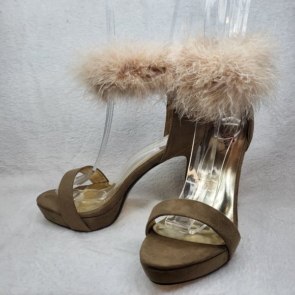 Luichiny Kite Fly Taupe Feather Cuff Stiletto - Picture 1 of 9